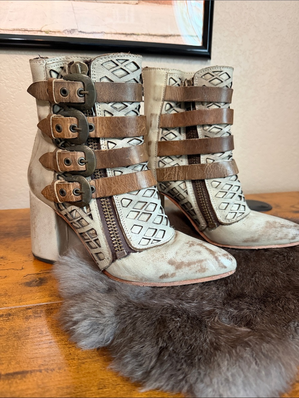 Freebird by Steven Julia Buckle Ankle Boots Size 6 ** Unicorns - hard 2 find ***
